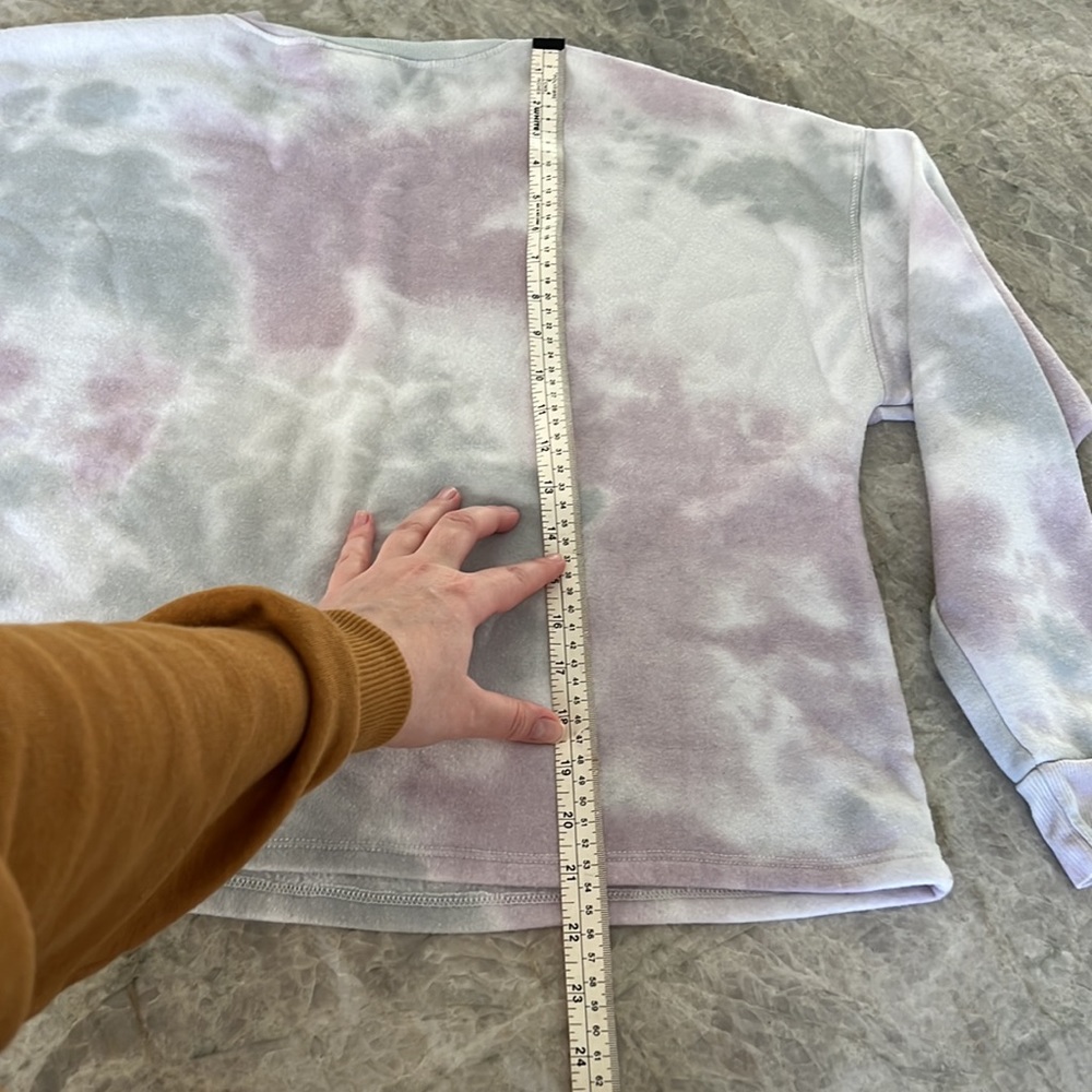 FRIENDS Tie Dye Cropped Sweatshirt, size large - Picture 8 of 10